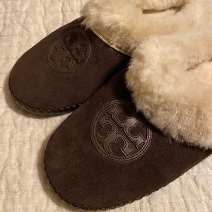 Tory Burch slippers in EUC😍
